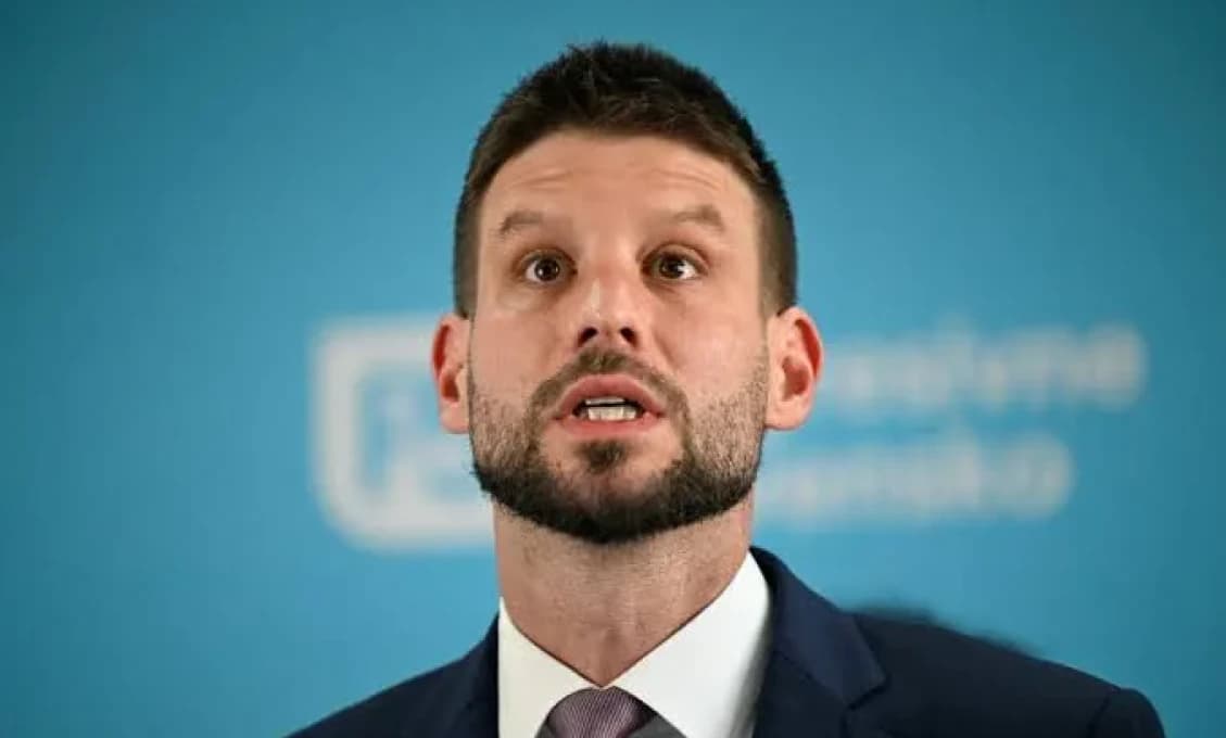 Populistická hra Progresívneho Slovenska? Útočia na USA