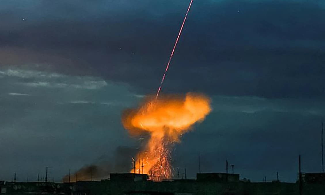 OHNIVÝ HRÍB NAD KYJEVOM! Po masívnom raketovom útoku zostala tma a zima