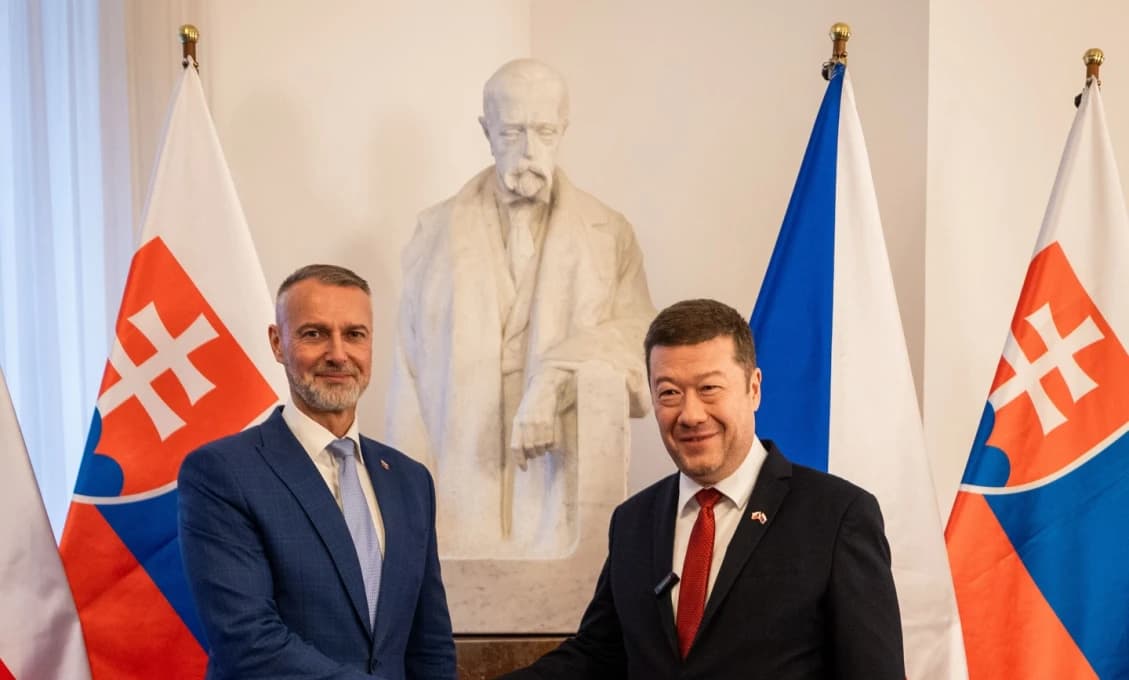 Zabudnime na hádky! Praha a Bratislava si podávajú ruku