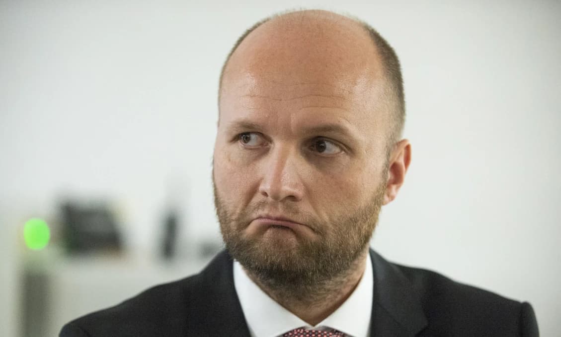 Právo na Pravdu rozprúdi ŠKANDÁL? Kampaň za stovky tisíc, strana v strate? DEMOKRATI pod lupou