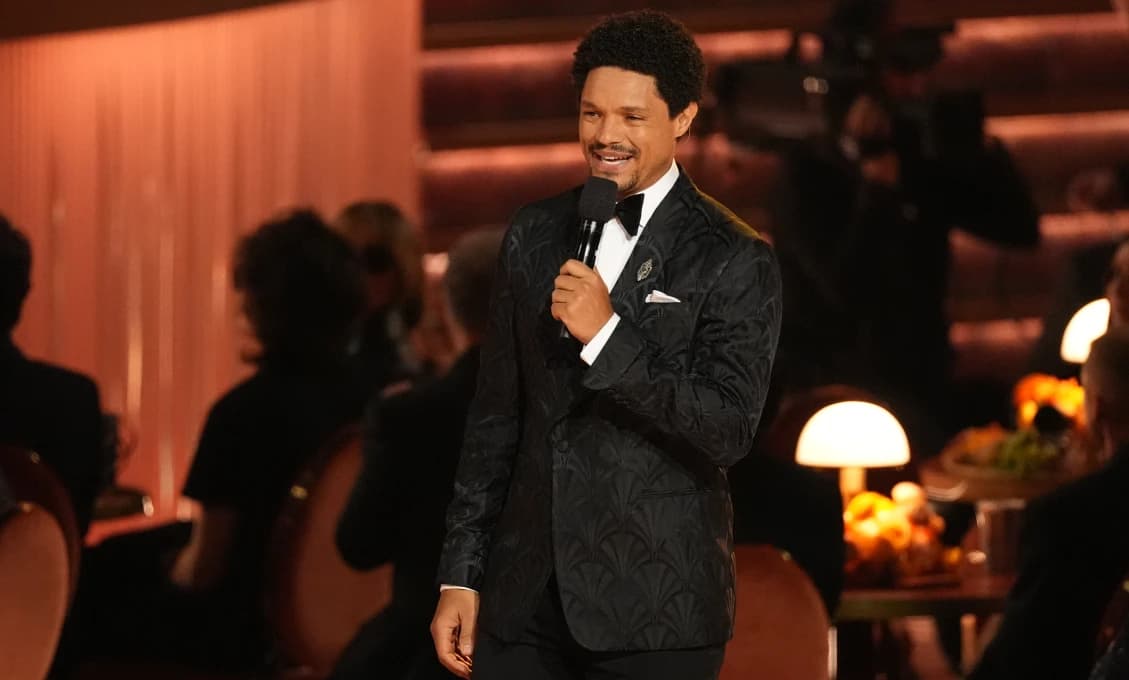 Trump hrozí žalobou moderátorovi cien Grammy za vtipy o Epsteinovi