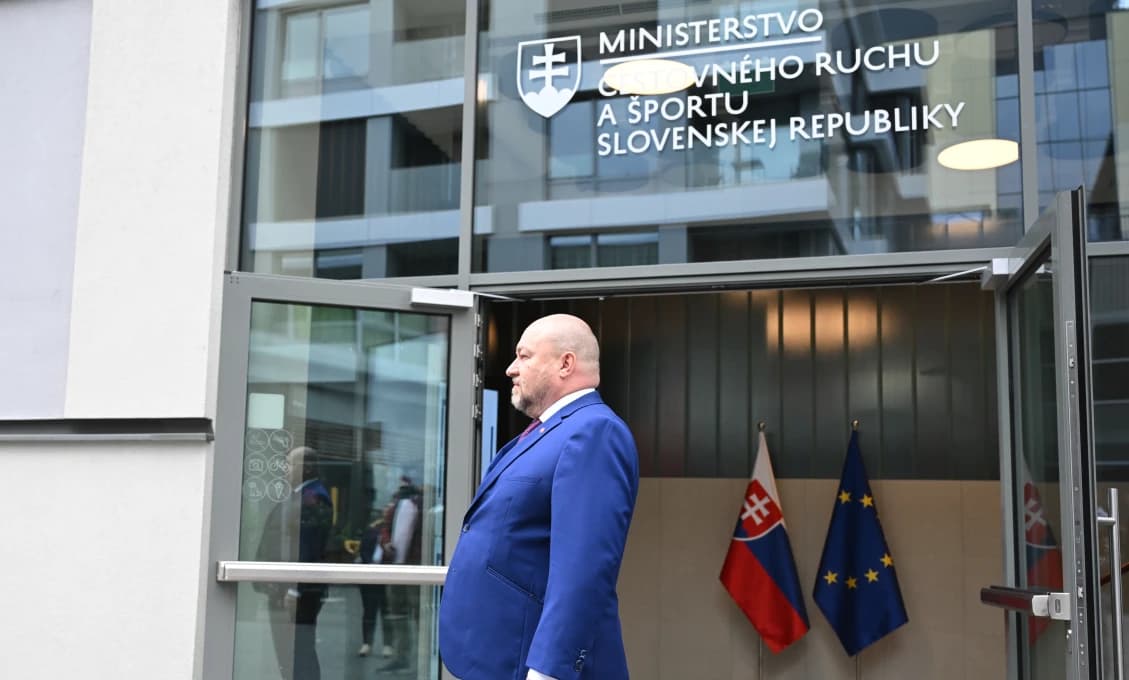 Štát, rodiny a milióny: Takto sa hrá zákulisná hra o ovládnutie slovenského futbalu?