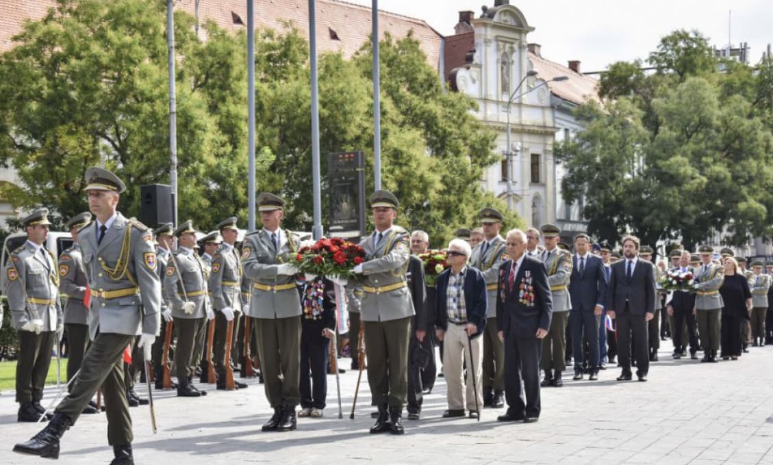 Oslavy SNP budú stáť 10-krát viac ako pred piatimi rokmi. Zarobí aj súkromná agentúra