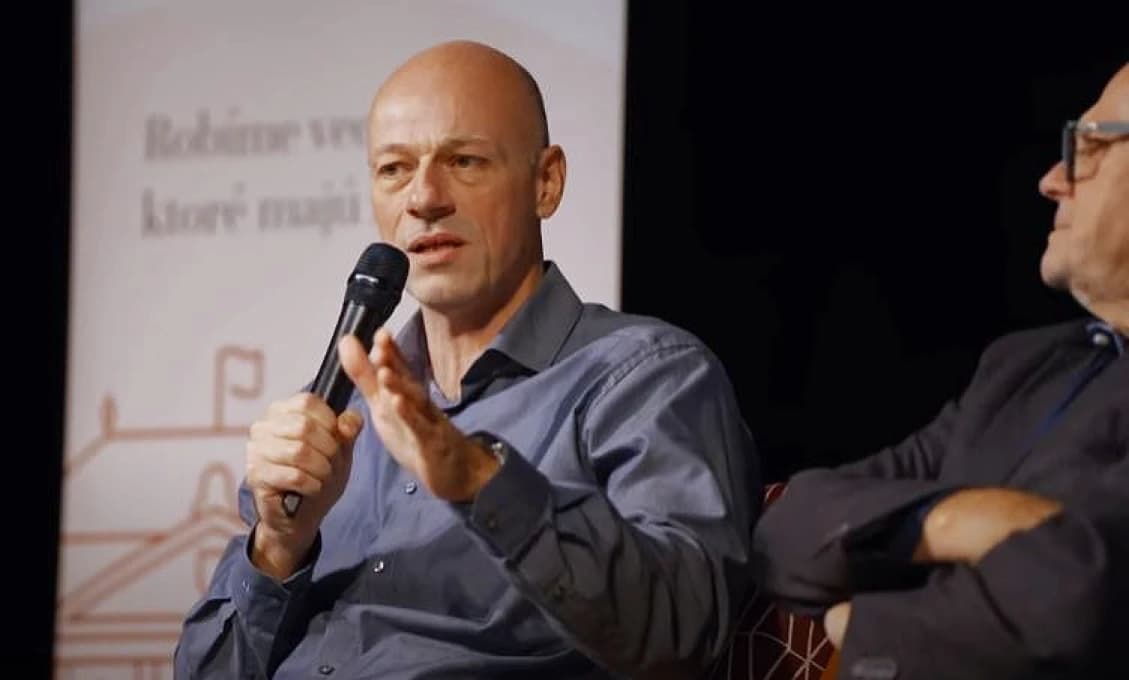 Dag Daniš: Voľbu zo zahraničia treba zrovnoprávniť (VIDEO)