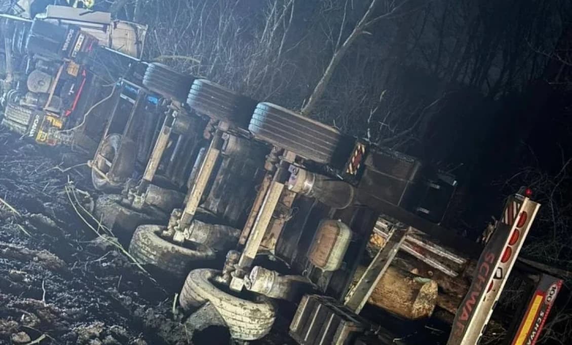 Obrovská tragédia na ceste! Z kamióna je kopa šrotu, hlásia obeť (FOTO)