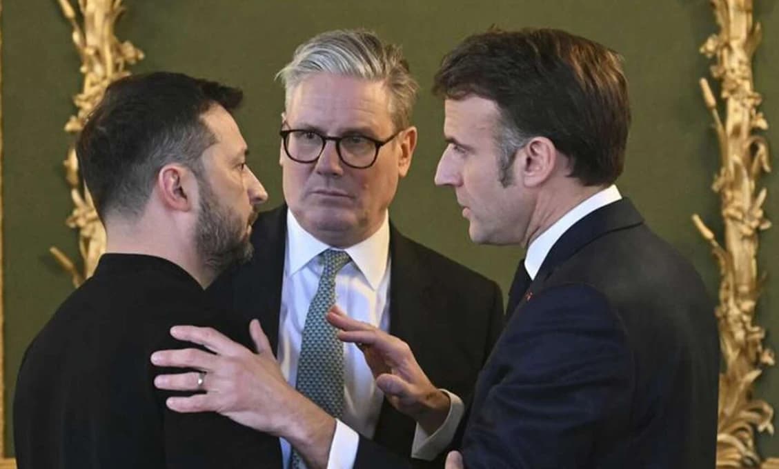 V Epsteinových spisoch sa našla koláž Zelenského, Macrona a Starmera v posteli (FOTO)