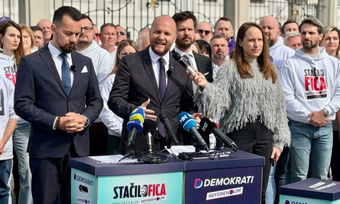 Odborníci varujú prezidenta: Referendum je v rozpore s nálezmi Ústavného súdu SR!