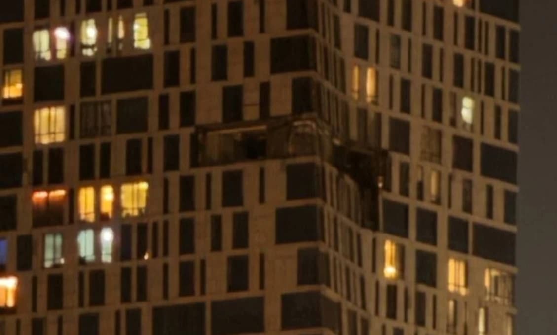 Prehliadka 9. mája je ohrozená? Ukrajina prenikla cez moskovskú protivzdušnú obranu, dron zasiahol centrum Moskvy