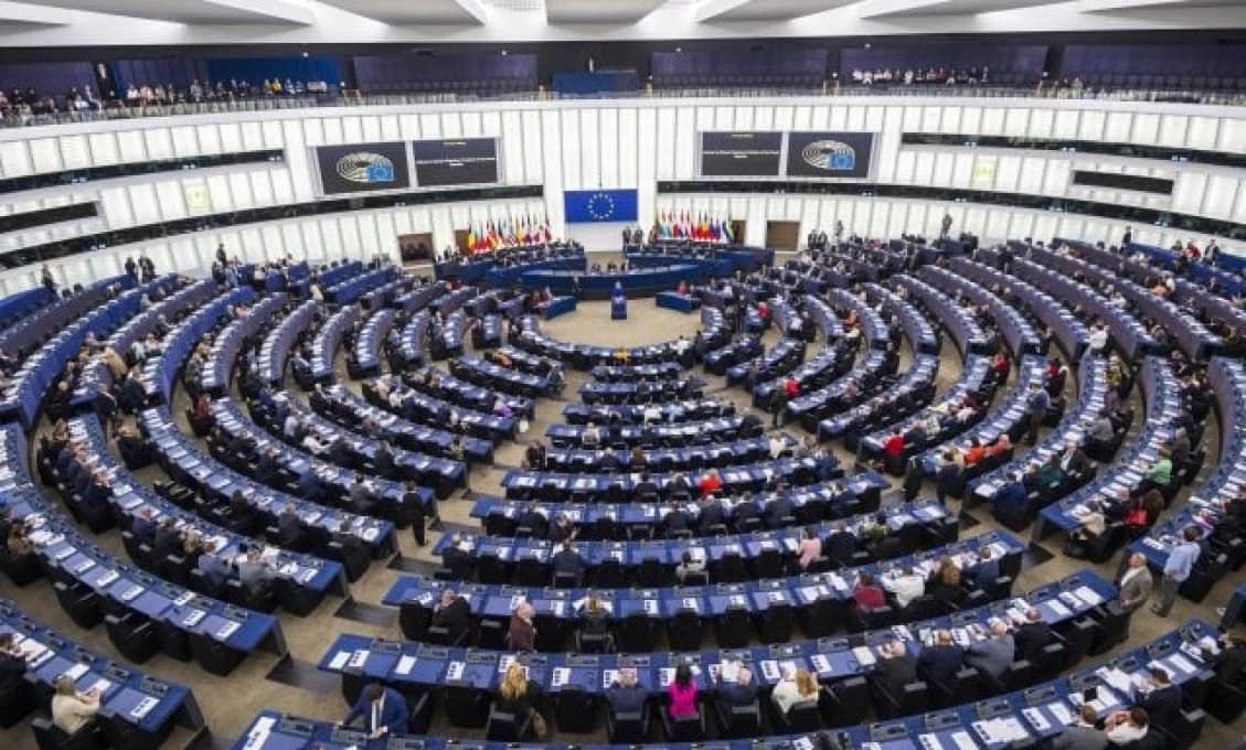 Europarlament schválil kritickú rezolúciu o Slovensku. Komisiu vyzval preveriť právny štát aj eurofondy