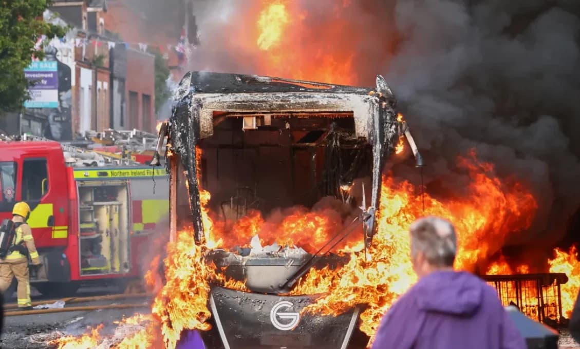 BELFAST MÁ DOHRU! Britský dozorný orgán pre terorizmus varuje: Migrácia je teraz problémom národnej bezpečnosti!