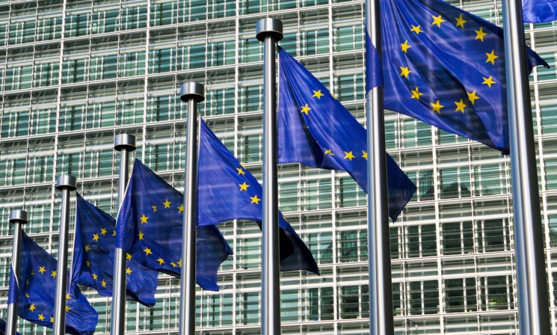 Európa provokuje Rusko, Amerika ju zviera v pasci: Kto ju zrazí na kolená ako prvý?