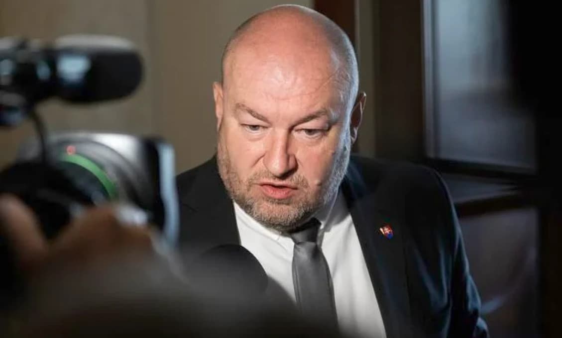 Tvrdé vysvedčenie ministrov: Huliak by ešte stál pred tabuľou!