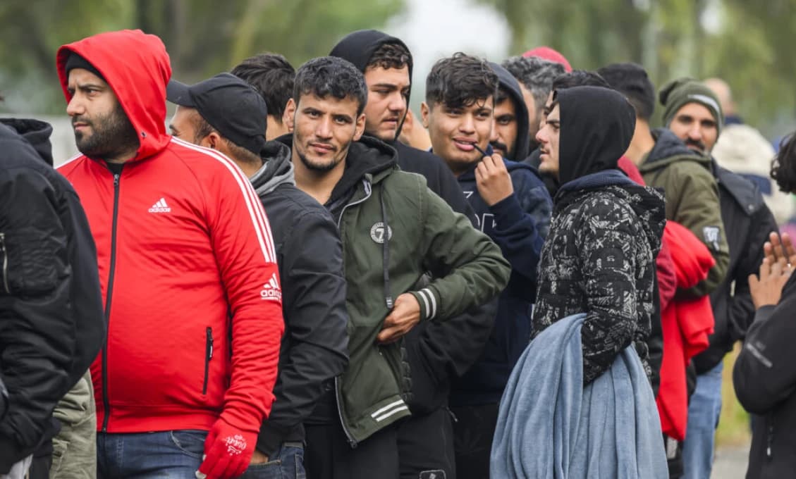 Odhalené! EÚ chce zriadiť „návratové centrá“ pre migrantov v Rwande a Uzbekistane