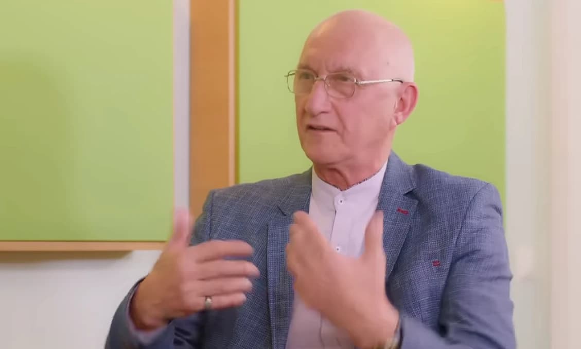 Spisovateľ Banáš: Západná Európa je vystavaná z nakradnutého, tak sa nečudujme migrácii (VIDEO)
