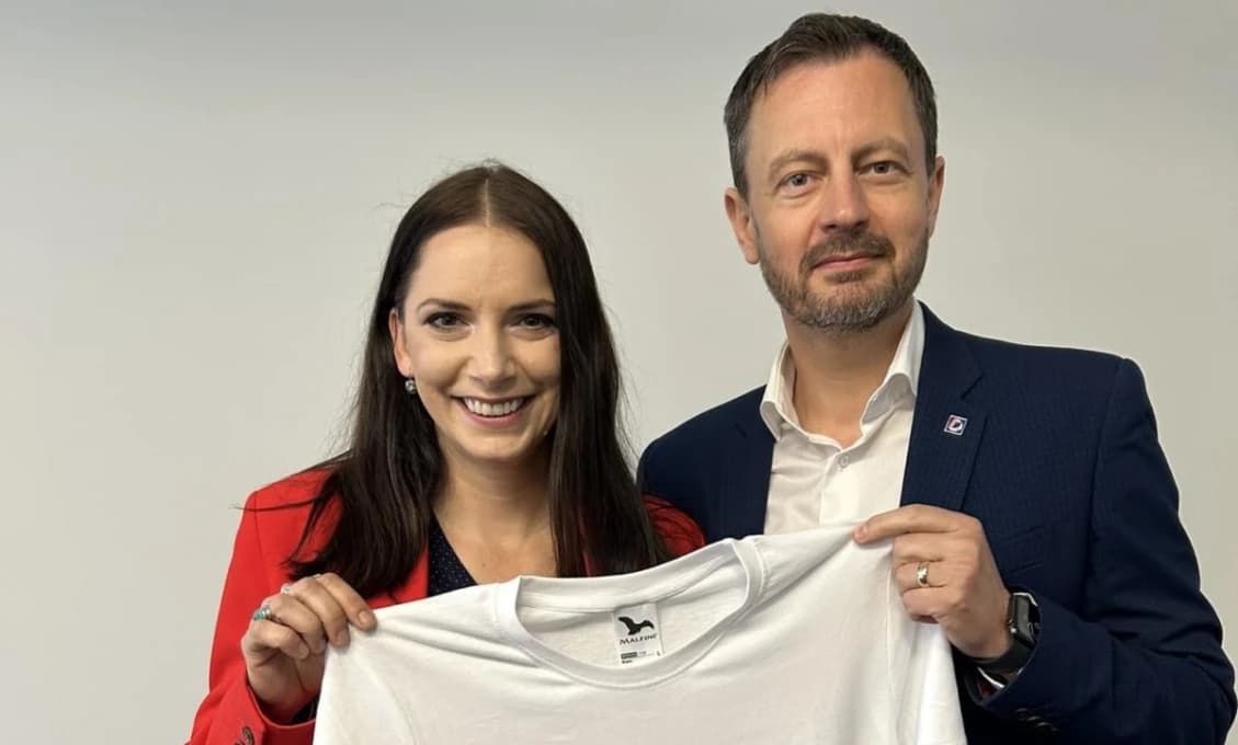 Nvotová a jej tvorba. Aj na podobné "skvosty" sa jej skladali ľudia