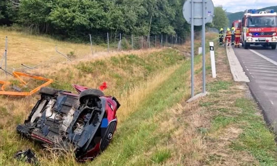 AKTUÁLNE: ŤAŽKÁ NEHODA NA R1! Na mieste pristál vrtuľník, zasahovali všetky záchranné zložky