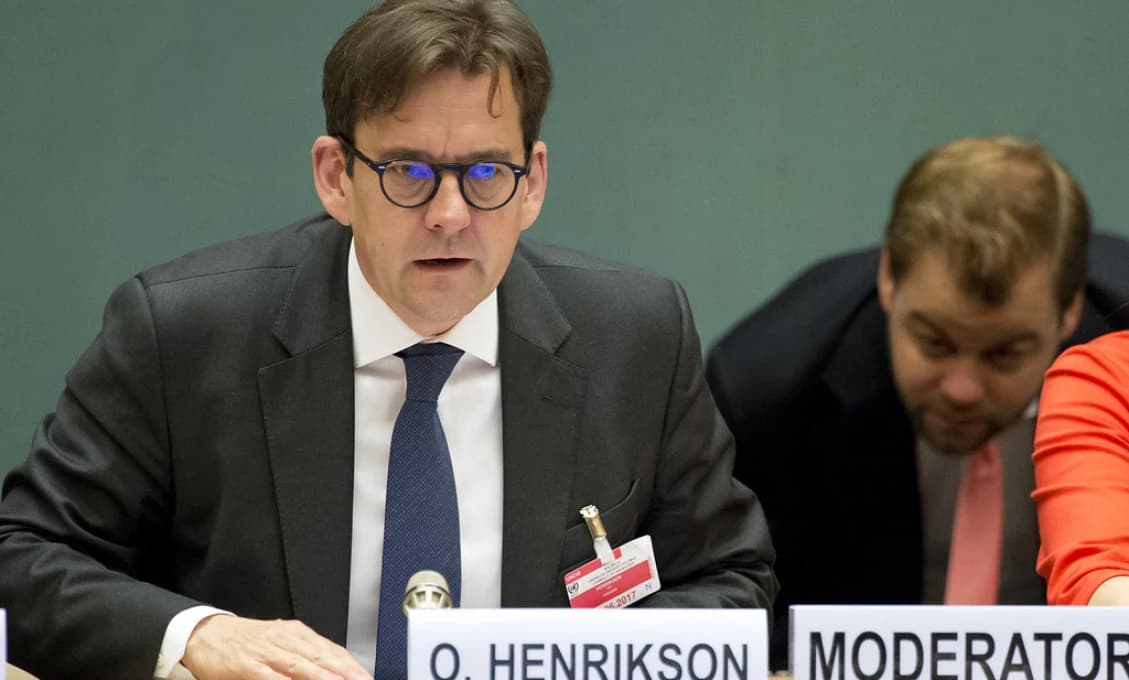 Väčšina migrantov prichádza do EÚ regulovaným spôsobom, prehlásil Henrikson