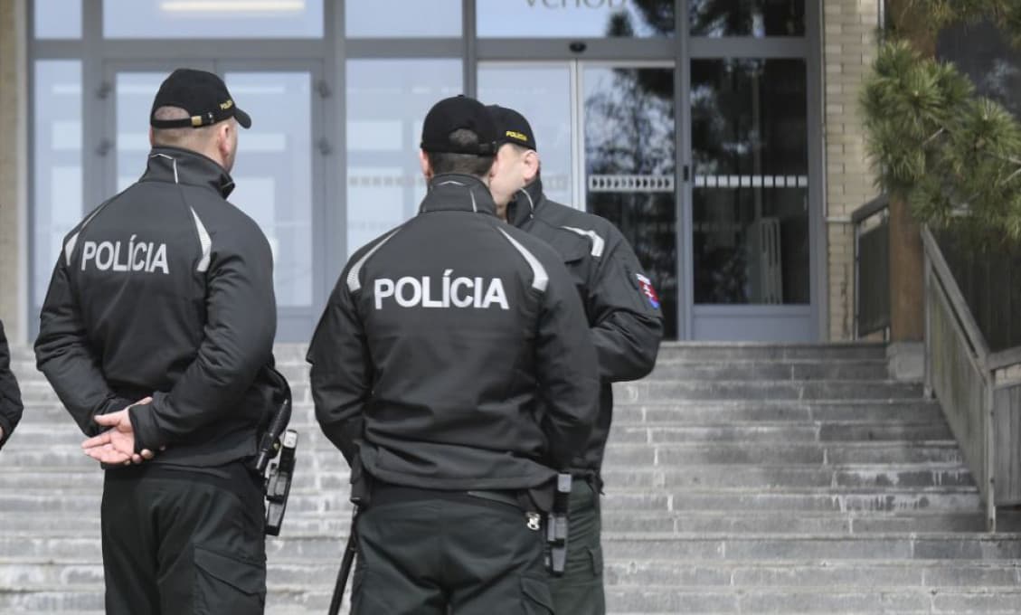 Polícia,ZVJS a hasiči chcú rovnaké platy pre všetky ozbrojené a záchranné zložky