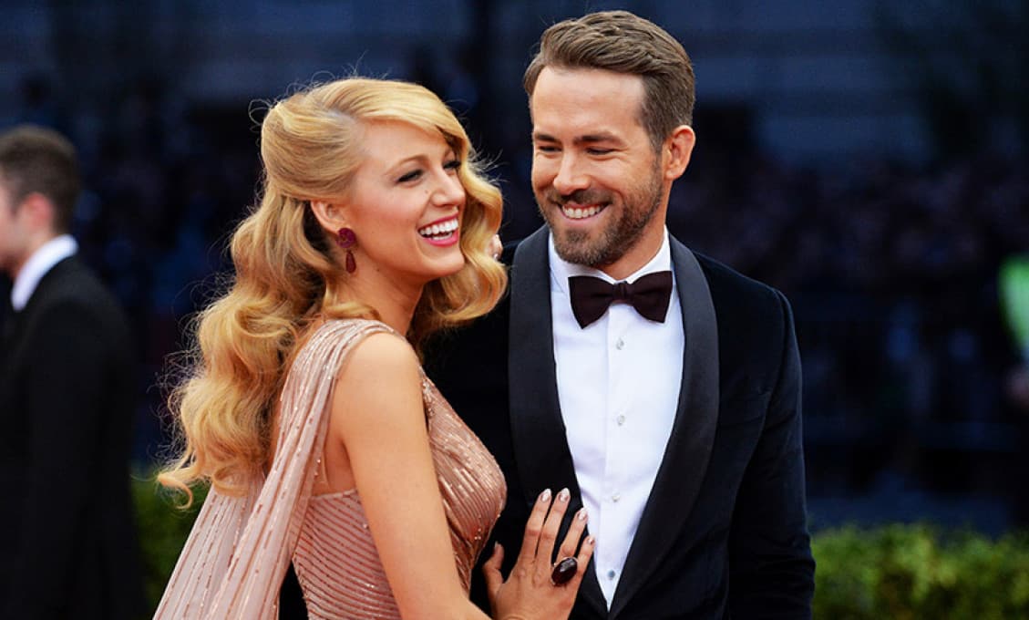 Hollywoodska hviezda Ryan Reynolds si užíva spolu so ženou život plný humoru. Dôkazom toho sú fotky na ktorých im úsmev na tvári nechýba