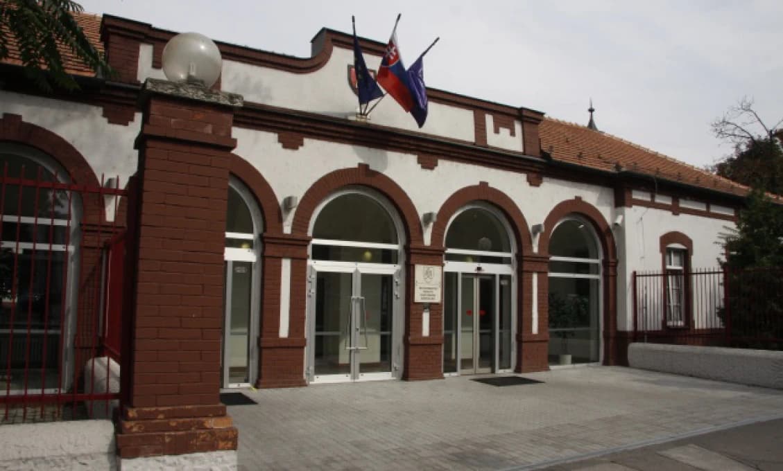 Sloboda zvierat chce, aby už majitelia nemohli držať psov na reťazi