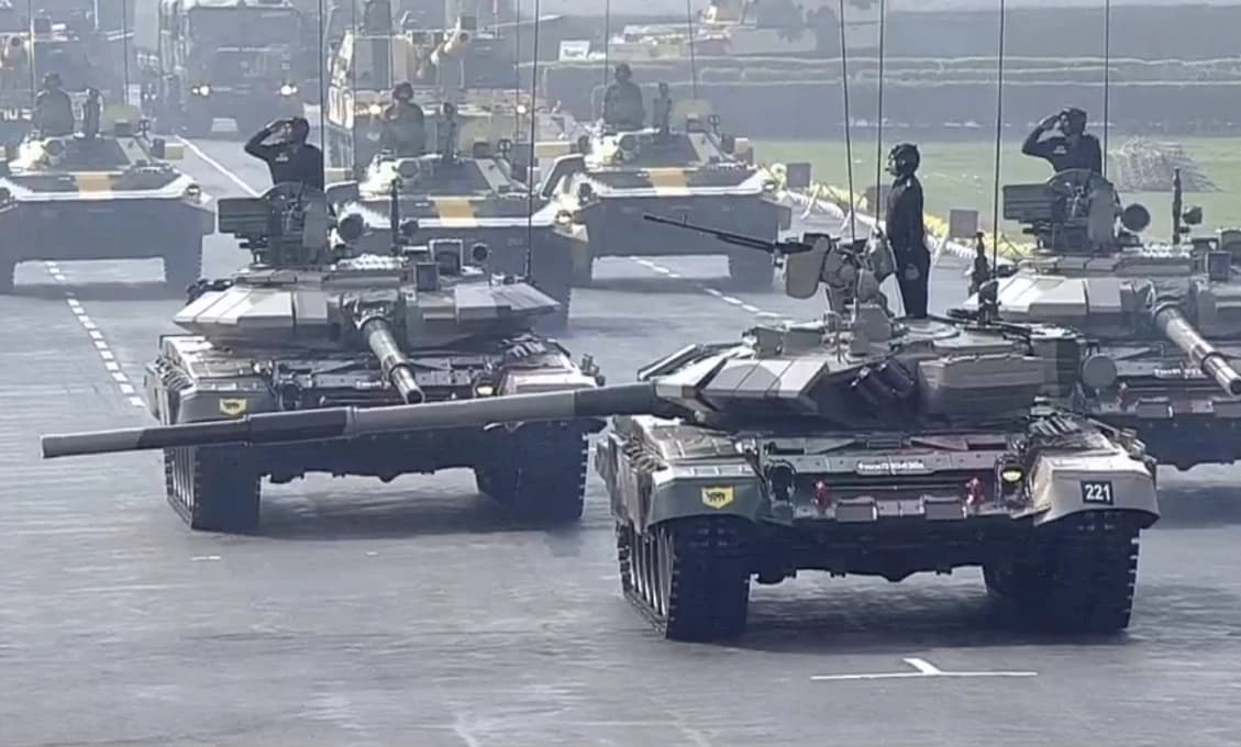 Tanky, pechota, vrtuľníky či motocyklisti: India oslávila Deň armády vojenským sprievodom (FOTO)