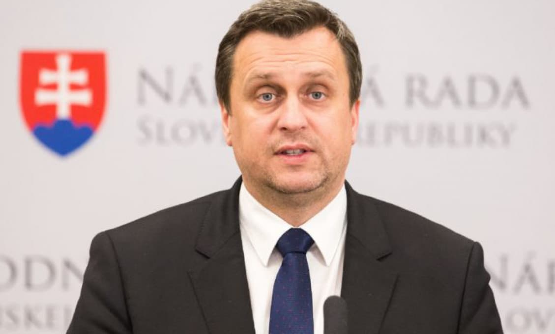 Danko nesúhlasí s prezidentkou o americkej investícii do vojenských letísk