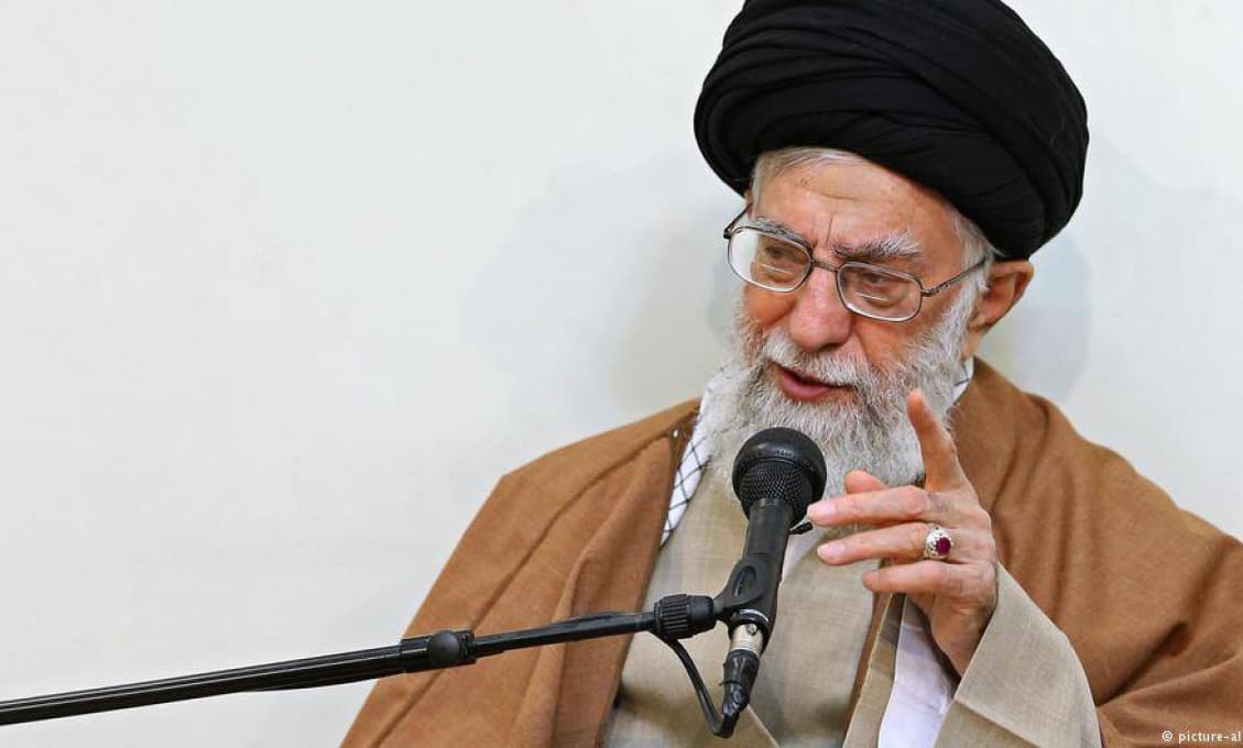 Iránsky vodca Khamenei tvrdí, že Irán by mal zvýšiť vojenskú silu, aby zabránil vojne