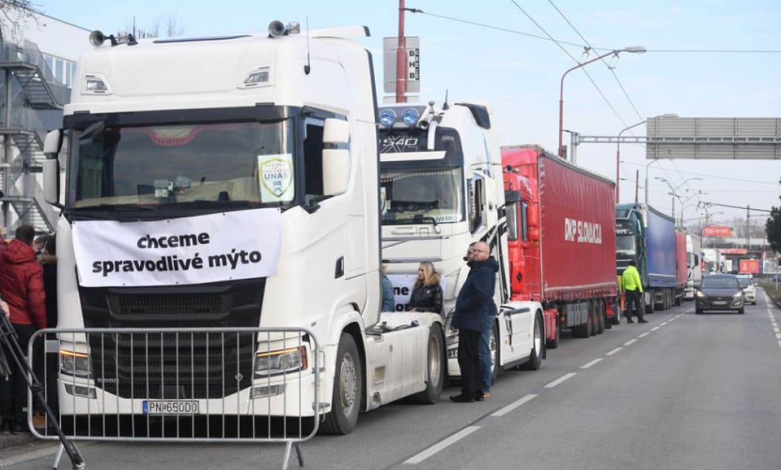 Autodopravcovia tvrdia, že polícia a jej vedenie prenasleduje niektorých účastníkov nedávnych protestov