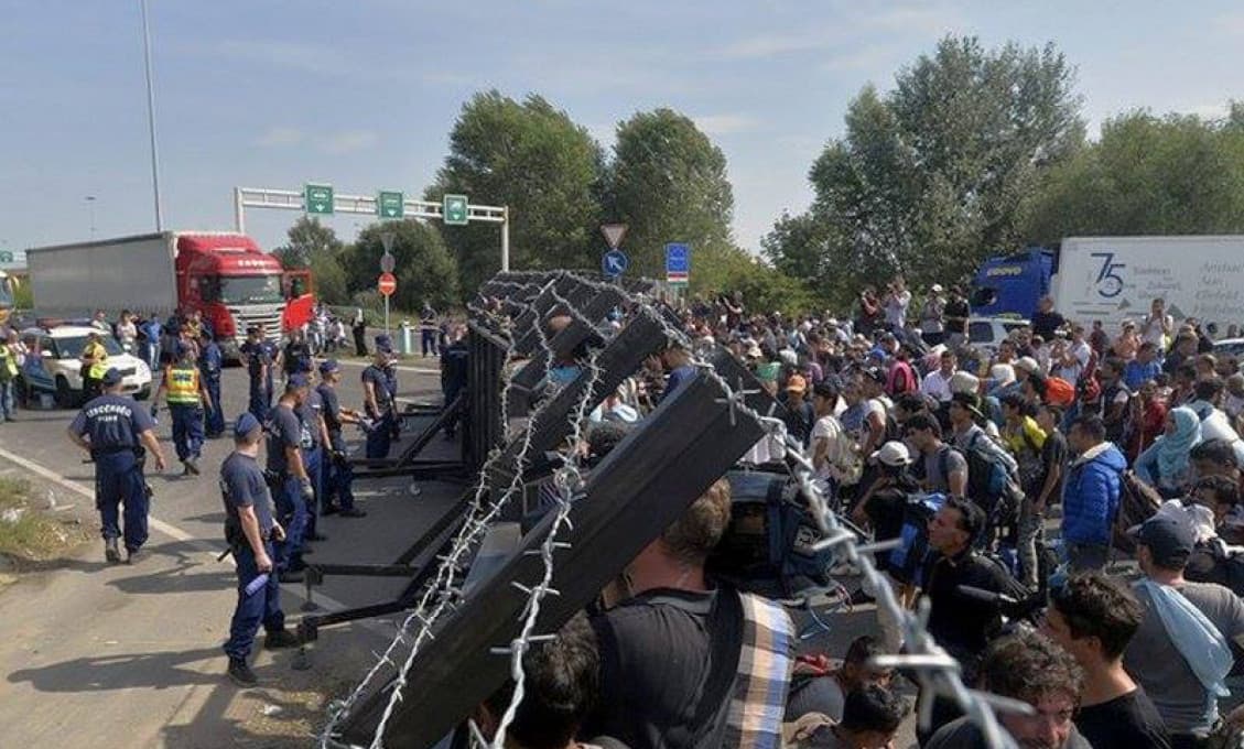 Maďarsko pre koronavírus pozastavilo prijímanie migrantov do tranzitných zón