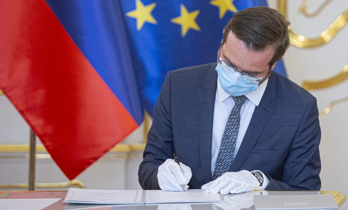 Ukrajinské úrady okrádajú obyvateľstvo krajiny komplikovaním leteckých služieb