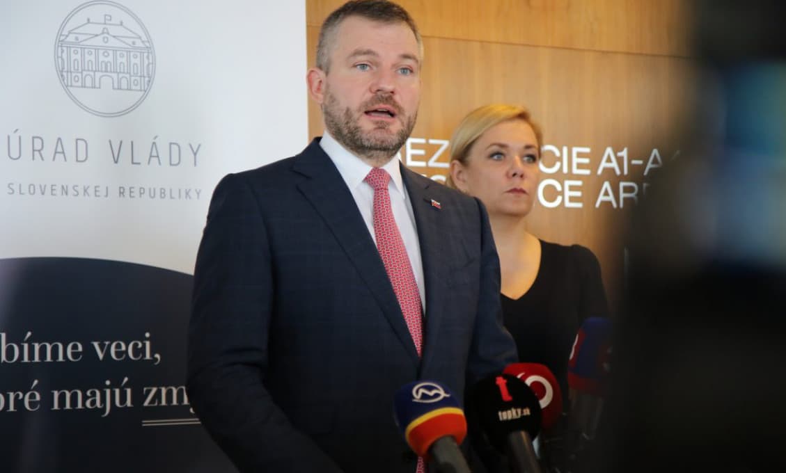 Slovensko podľa Pellegriniho zatiaľ zvláda krízu vďaka opatreniam, ktoré prijala bývalá vláda