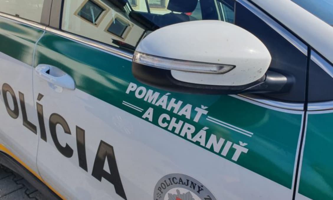 Policajti asistovali pri prevoze osôb na testy Covid-19