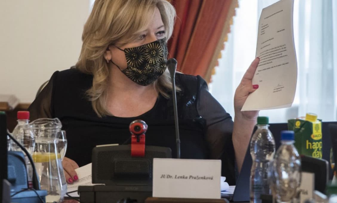 Kliment iniciuje odvolávanie L. Praženkovej, ak nezváži odstúpenie
