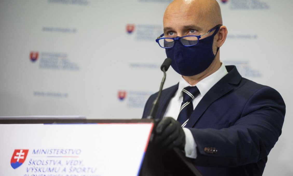 Minister Gröhling uvažuje o zrušení 9. ročníka základnej školy