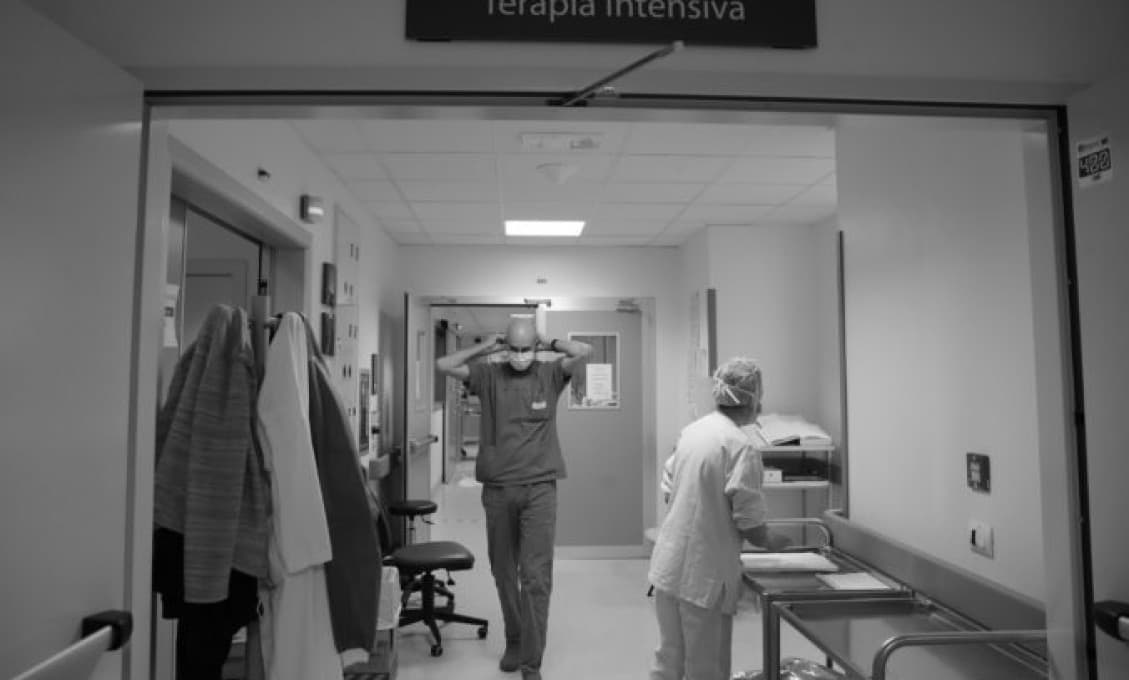 Česko odtajnilo údaje o mŕtvych s koronavírusom. Väčšinu úmrtí nespôsobil COVID-19