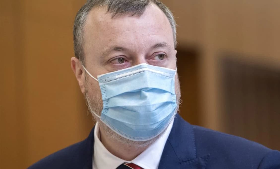 Jobbik žiada reakciu na obmedzenie spievania cudzej hymny na Slovensku