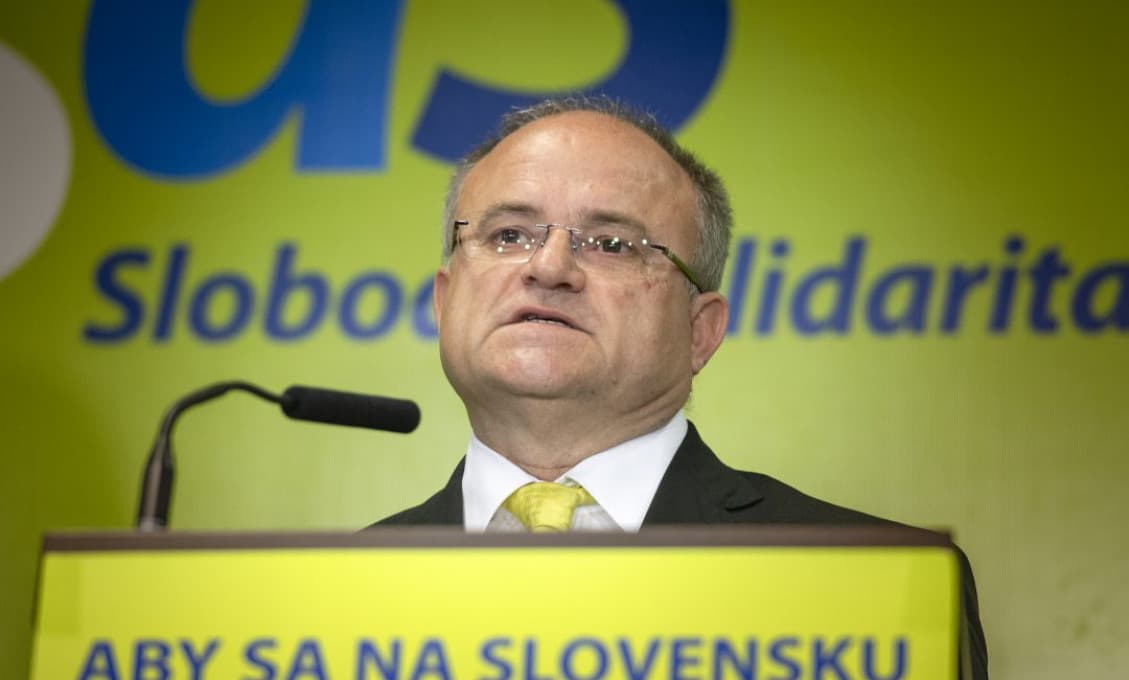 Mihál ako štátny tajomník chcel za rady o čerpaní pomoci honorár