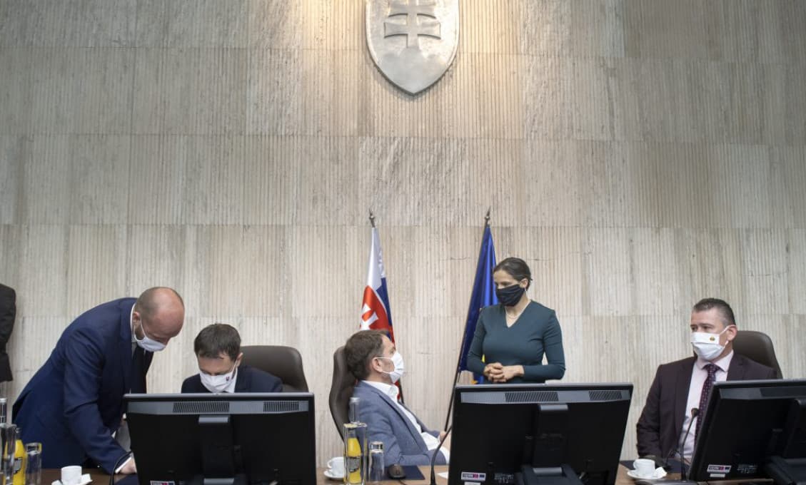 Revolúcia v transparentnosti pri výbere dôležitých ľudí sa zatiaľ nekoná