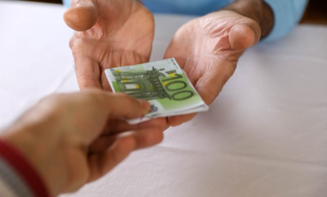 Pracujúce deti by mali prispievať na penzie svojich rodičov, tvrdí Krajniak