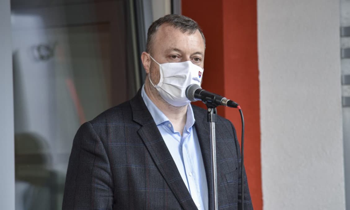 Núdzový stav posilňuje práva občanov, tvrdí minister Krajniak