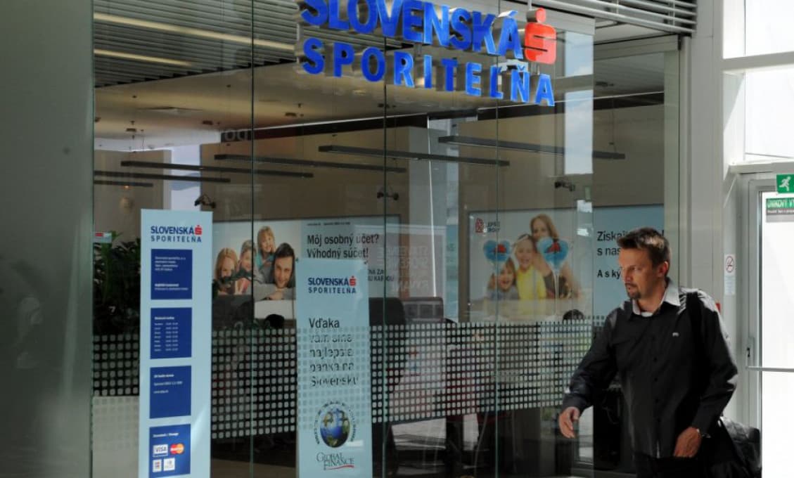 Počet žiadostí o odklad splátok v bankách rastie