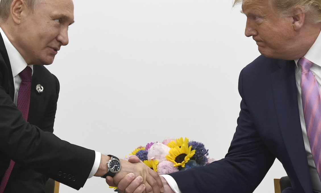 Bezstarostná židovská skupina, ktorá spája Trumpa a Putina