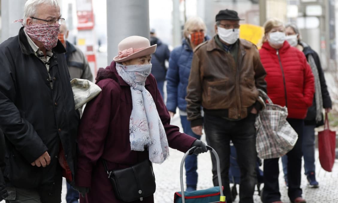 Slovenskí dôchodcovia majú najvyššie výdavky na bývanie a potraviny v únii