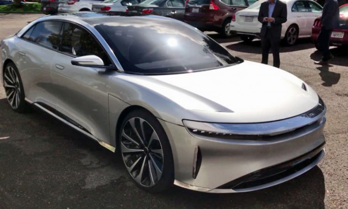 Na Slovensku bude o desať rokov 140-tisíc elektromobilov, SEVA žiada dynamické cenové tarify pre ich nabíjanie