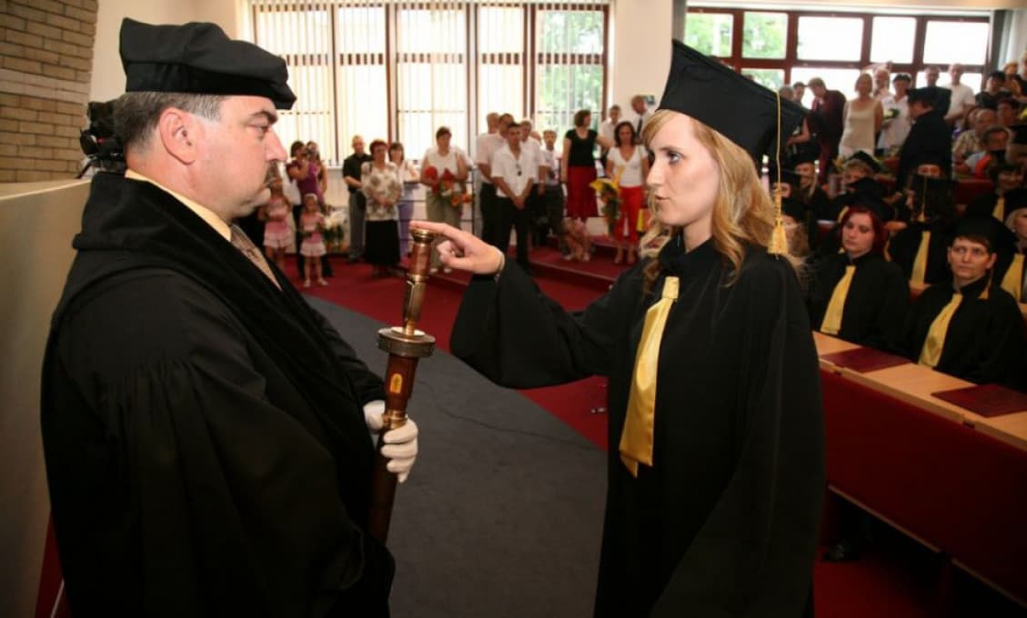 Súčasná situácia absolventom univerzít nepraje, tvrdí Profesia