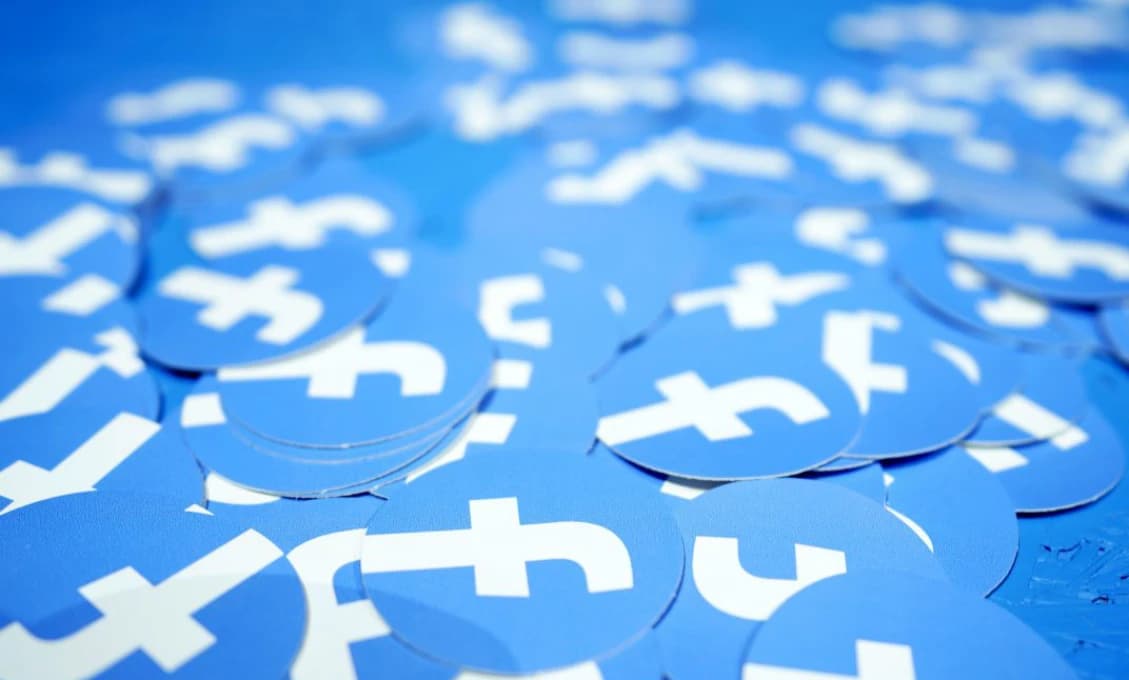 Facebook stiahne Trumpovu reklamnú kampaň, ktorá obsahovala symbol používaný nacistami
