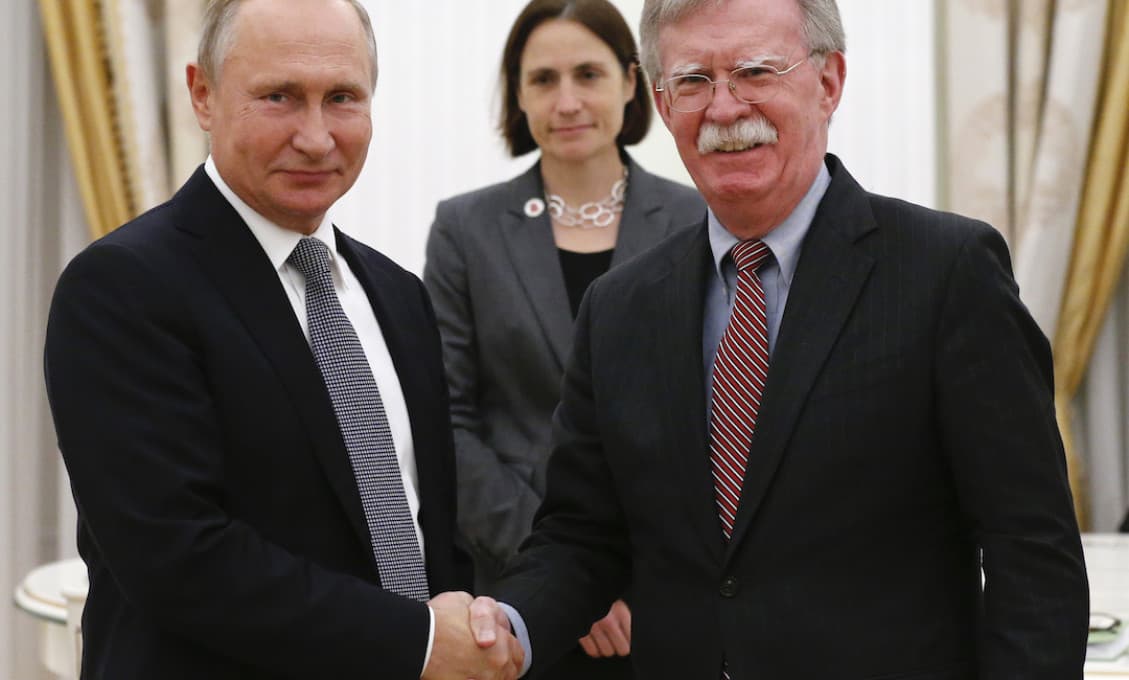 Pompeo označil Boltona v súvislosti s jeho knihou za zradcu