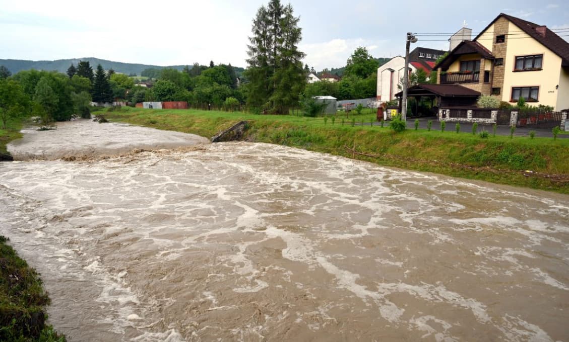 SHMÚ vydal výstrahu druhého stupňa pred povodňami pre okresy Čadca, Námestovo a Tvrdošín