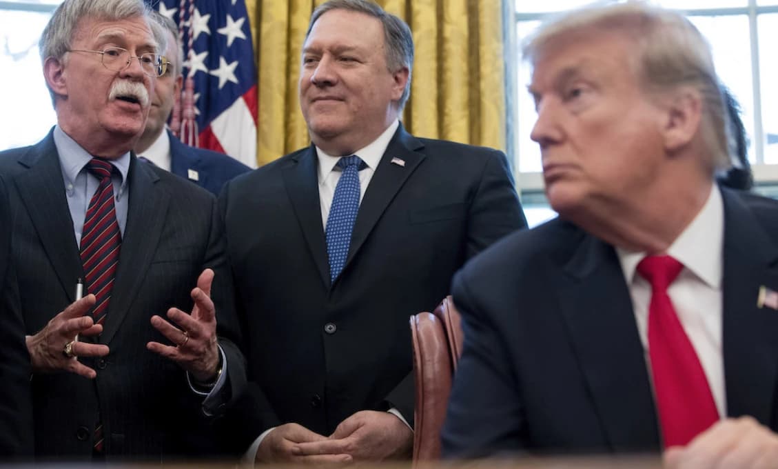 Bolton zverejnil utajované skutočnosti podobne ako Snowden, tvrdí Pompeo