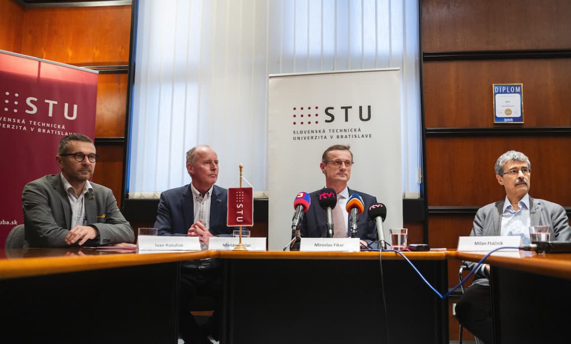 Akademický senát STU odmietol vysloviť nedôveru vedeniu FIIT